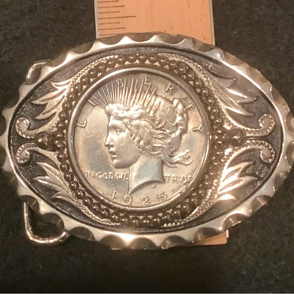 1925 Peace Dollar on white metal belt buckle bezel mount - Picture 3 of 10